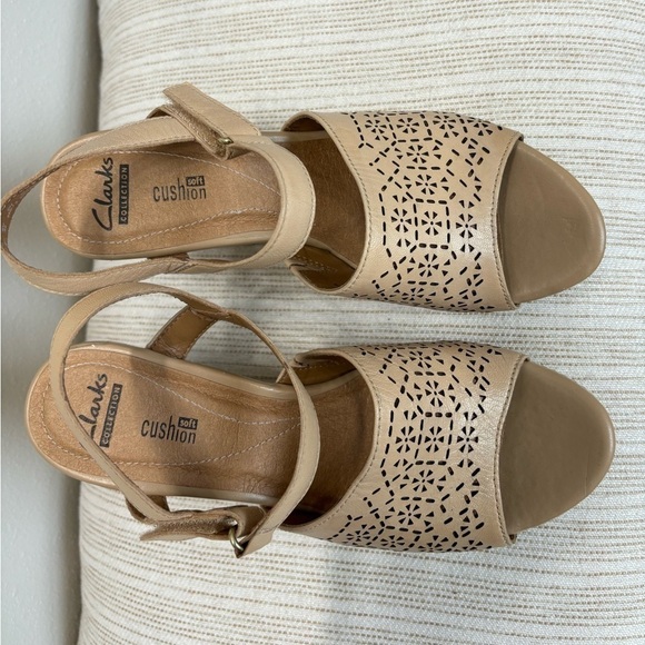 Clark’s sandals size 9 - Picture 4 of 8